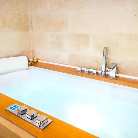 Jacuzzi - La Petite Romantique - Flobnb Laon Exterior foto