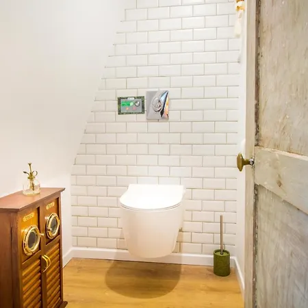 Jacuzzi - La Petite Romantique - Flobnb Laon Exterior foto