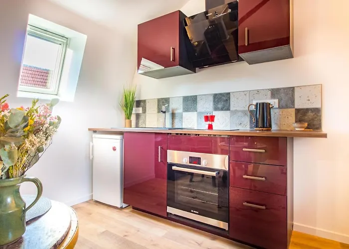 Jacuzzi - La Petite Romantique - Flobnb
