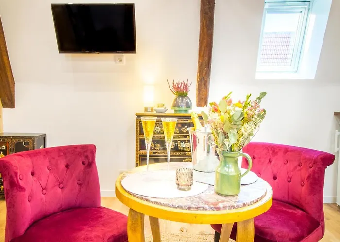 Jacuzzi - La Petite Romantique - Flobnb