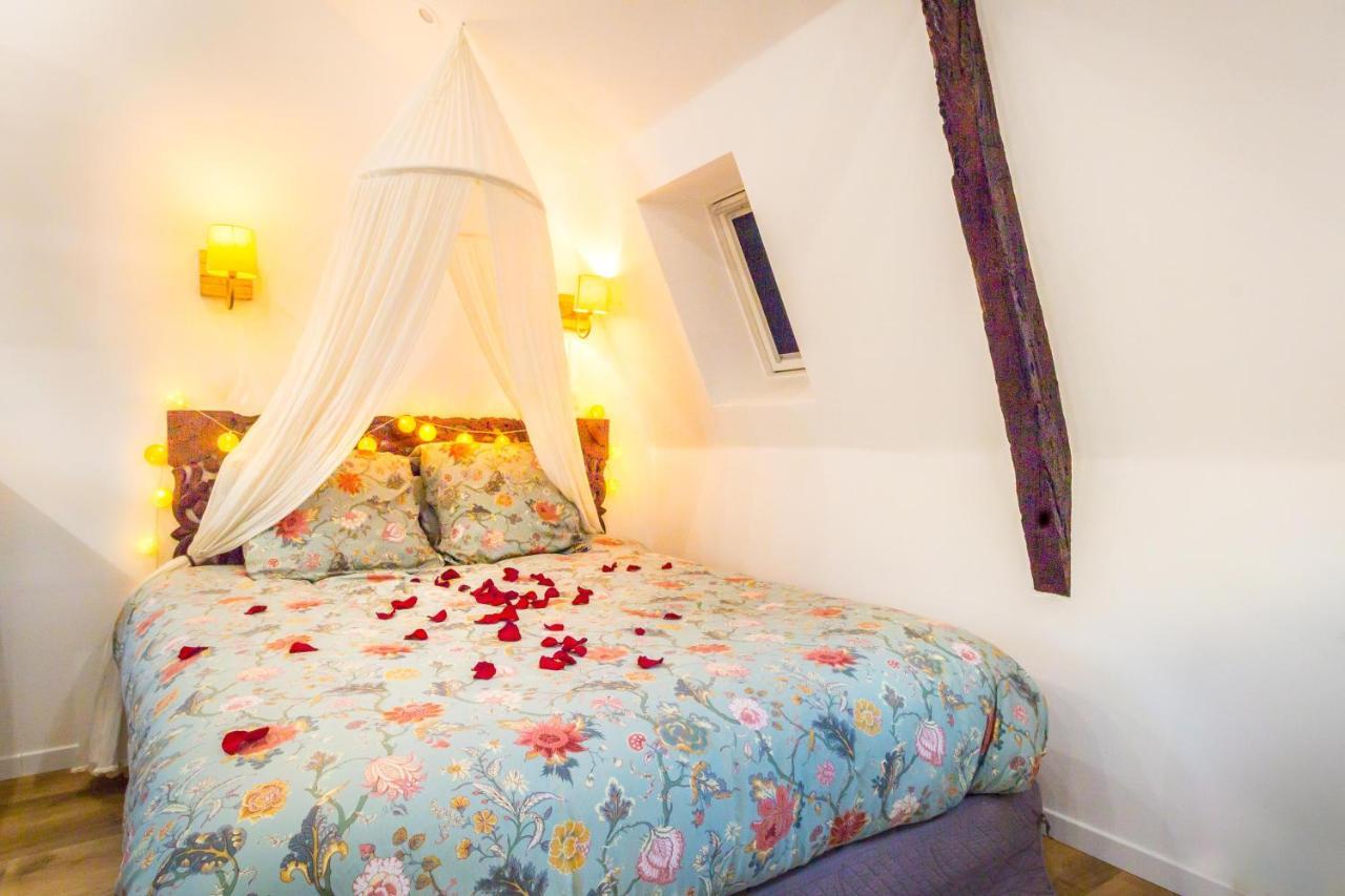 Apartment Jacuzzi - La Petite Romantique - Flobnb Laon